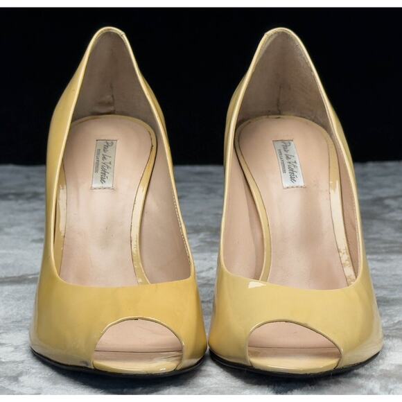 Pour La Victoire Tan Patent Leather Open Toe Wedge Wooden Heel Womens Size 10 - Picture 2 of 16